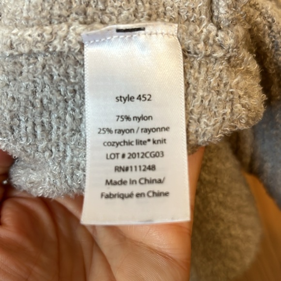 Final Price- No Offers! Barefoot dreams, gray open cardigan - Picture 6 of 12